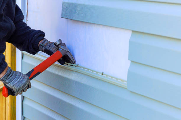 Reliable Emergency Siding Repair contractor in Streamwood, IL by Squared Siding